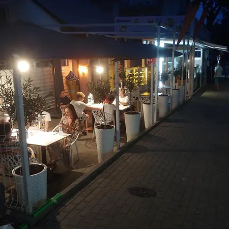 Bialy Przy Plazy Kwatera prywatna