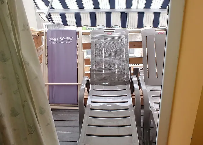 ホームステイ Bialy Przy Plazy ミエンジズドロイェ