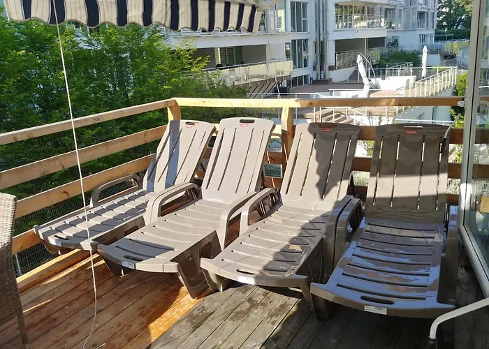 ホームステイ Bialy Przy Plazy ミエンジズドロイェ